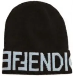 新品タグ付　FENDI ニット帽