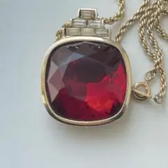赤色　ファセットカット　ネックレス