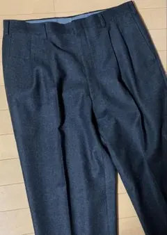 ダークグレー プリーツ入り スラックス　ウエスト88 ウール100%