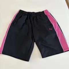 Puma サイドストライプ ショートパンツ 黒/ピンクのサムネイル
