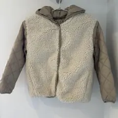 フリースとキルティングのフード付きコート