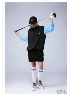 フード付きブラックベスト