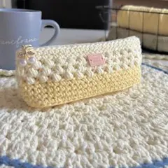 チャームつきペンケース　イエロー　ハンドメイド　編み物　かぎ針　コットン糸　筆箱