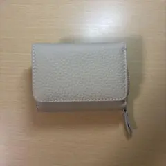 三つ折り財布 ベージュ