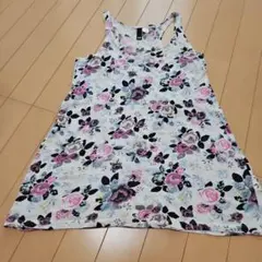H&M　フラワープリント タンクトップ 34サイズのサムネイル