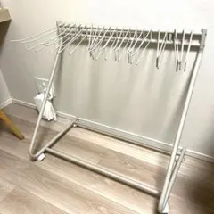 スラックスハンガー