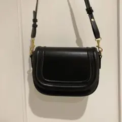 フェイクレザーショルダーバッグ ブラック