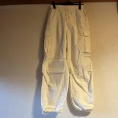 GU ホワイトカーゴパンツ サイドポケット付き