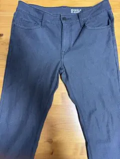 UNIQLO ダークグレー パンツ