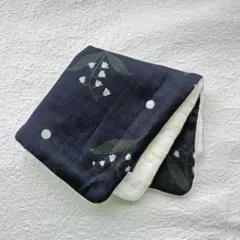 新品 8重ガーゼのハンカチ すずらんネイビー 25x25