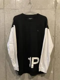 1PIU1UGUALE3 ウノ ピゥ ウノ ウグァーレ トレ 長袖 Tシャツのサムネイル