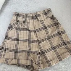 140センチ　チェックショートパンツ