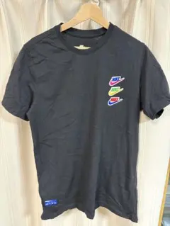 NIKE マルチカラーロゴ 刺繍 Tシャツ ブラックのサムネイル