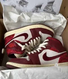 【今週末限定値下げ】NIKEエア ジョーダン 1 MID SE