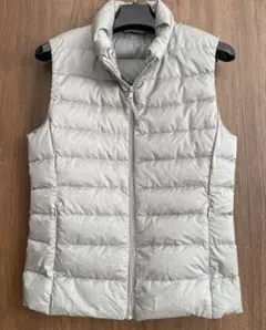 ユニクロ　ウルトラライトダウン　ベスト　グレー　収納袋付き