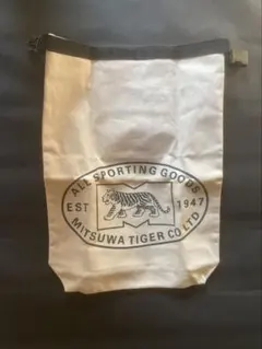 Item thumbnail for item 38985d20-43ff-4cfa-bfcd-41ddf4a9c2f2