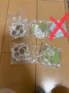 ちいかわ　きゃらシャカチャームグミ　シャカシャカキーホルダー　４点