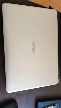 UH75/D3・超軽量・第8世代i5・FHD 白色ノートパソコン - メルカリ