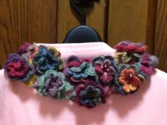 タイムセール‼️手編み ローズモチーフネックウォーマー ネオンカラー