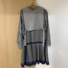 韓国グレー長袖パイピングプリーツワンピース　ニットベスト付き