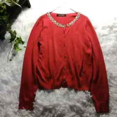 赤 カーディガン