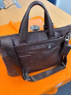 美品 イタリア製 Piquadro（ピクアドロ）本革トートバッグ ２Way Amazon.co.jp: [PIQUADRO] ピクアドロ レザー・ポートフォリオ