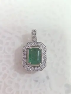エメラルド　ペンダントトップ　ペントプ