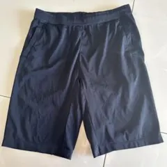 UNIQLO ダークブルー ショートパンツ