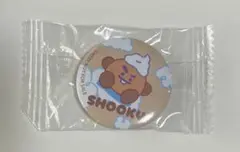 くら寿司　BT21 SHOOKY 缶バッジ