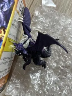 新品　ドラゴン最強王図鑑フィギュア　ヴリトラ　リアルカラー