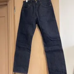Levi's ダークブルー ストレートレッグ デニム