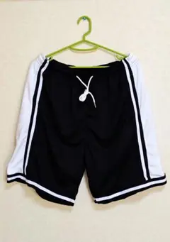 メンズ　バスケットショートパンツ　黒×白　XL(JP-XXXL)サイズ