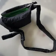 ブラック ナイロン ショルダーバッグ　オリジナルパデッドお財布ショルダーバッグのサムネイル