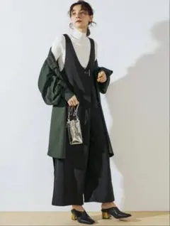 極美品　アンスリード　オールインワン　プリーツ　ブラック　Sサイズ UN3D.｜アンスリードのオールインワン・サロペット通販 - ZOZOTOWN