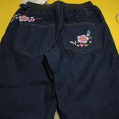 新品 ニッセン 花柄刺繍 デニムパンツのサムネイル