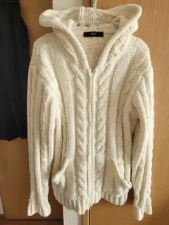 AZUL ケーブル編みニットパーカー アイボリー