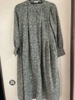 BEAMS HEART グリーン系花柄長袖シャツワンピース