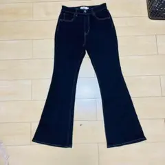 【極美品】AZUL BY MOUSSY ブーツカットデニム M フレア　ネイビー 極美品】AZUL BY MOUSSY ブーツカットデニム M フレア ネイビー