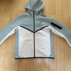 NIKEテックフリースミント【完売品】のサムネイル