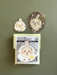 ちいかわもぐもぐ本舗小樽 うさぎアクリルスタンド とステッカー 3点セット