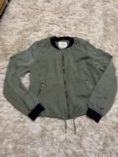 Bershka ブルゾン カーキ