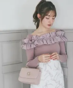 【新品】パール付きフリル切り替えリブニットプルオーバー　トッコ