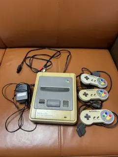Nintendo スーパーファミコン 本体 コントローラー3つ付き