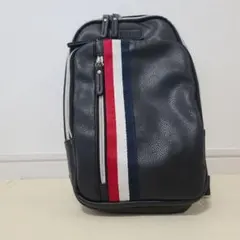 黒いストライプデザインのショルダーバッグ