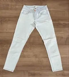FOREVER21 ライトブルー スキニーパンツ　七分丈