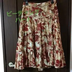 赤 ひざ丈スカート