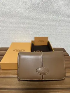 TOD’S レザーウォレット三つ折り財布　ブラウンのサムネイル