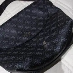 値下げ　GUESS ショルダーバッグ