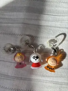 スヌーピー ガチャ　めじるしアクセサリー サリー チャーリーブラウン