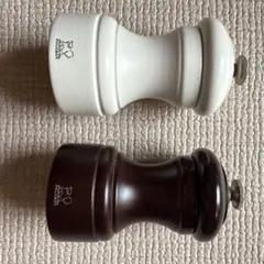 PEUGEOT ペッパーミル（白）とソルトミル（黒） 2本セットのサムネイル